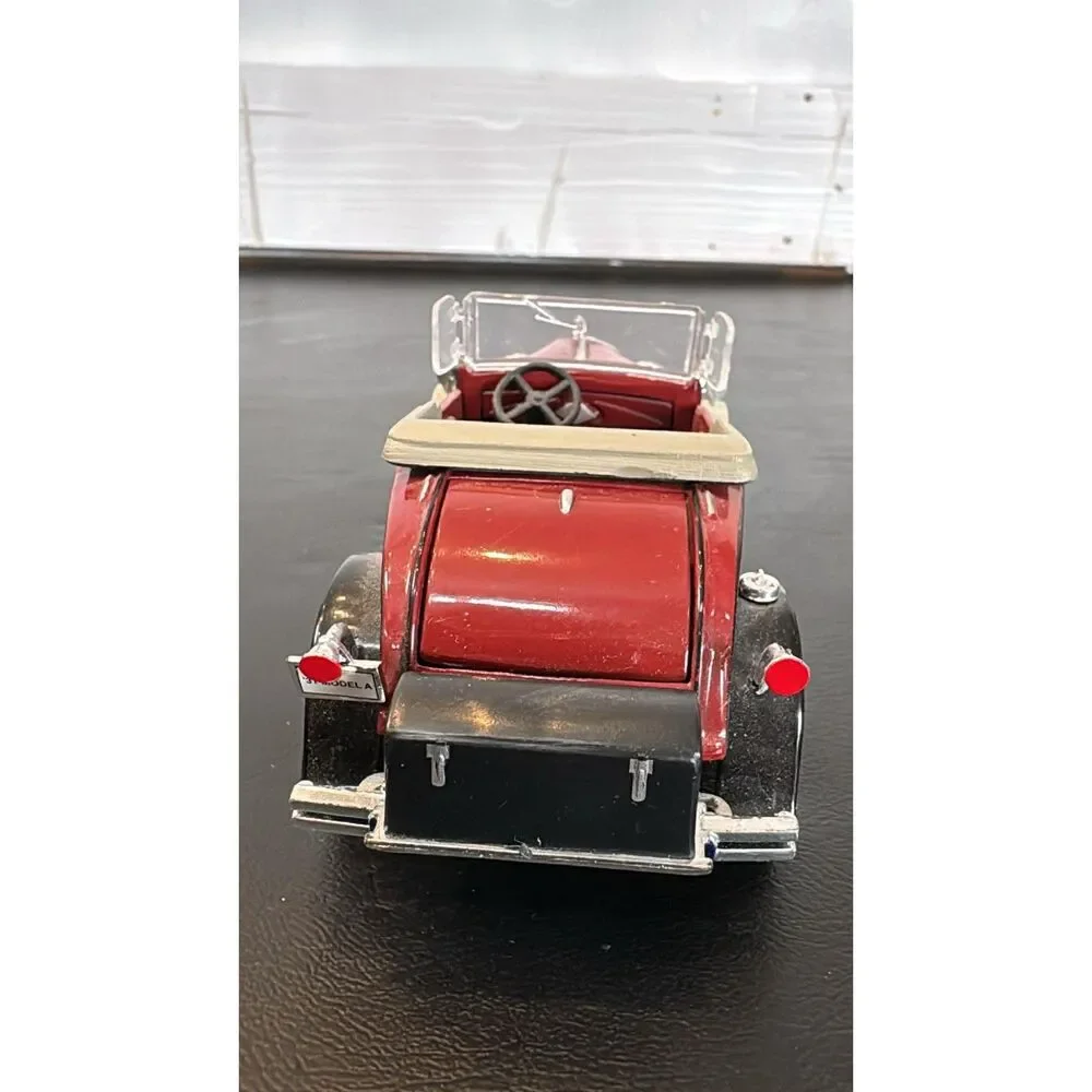 1931 Ford Model A 1:32 Scale Diecast National  Motor Museum Burgundy